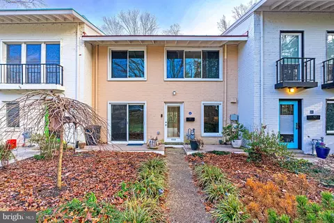 11495 Waterview Cluster, Reston, VA 20190