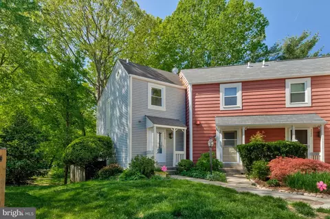2102 Whisperwood Glen Ln, Reston, VA 20191