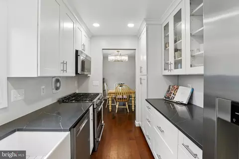 Entry Way - 7127 Catlett St, Springfield, VA 22151 photo 1 of 2