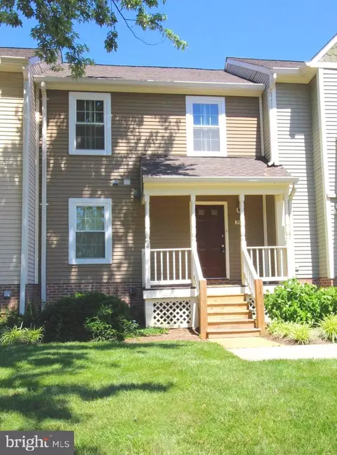 308 E Locust St SE #24, Vienna, VA 22180