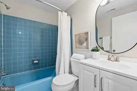 Bath - 7360 Montcalm Dr, Mclean, VA 22102 photo 4 of 4