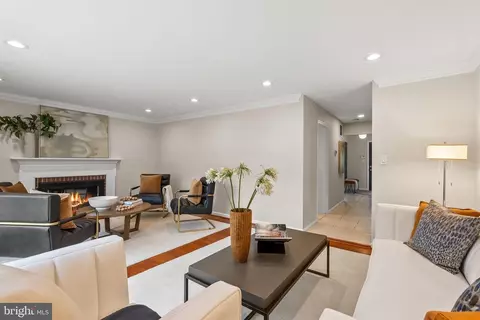 Living - 7360 Montcalm Dr, Mclean, VA 22102 photo 5 of 9