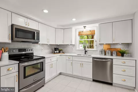 Kitchen - 7360 Montcalm Dr, Mclean, VA 22102 photo 2 of 4