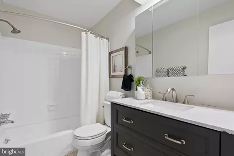 Bath - 7360 Montcalm Dr, Mclean, VA 22102 photo 3 of 4