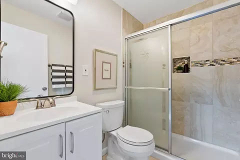 Bath - 7360 Montcalm Dr, Mclean, VA 22102 photo 2 of 4