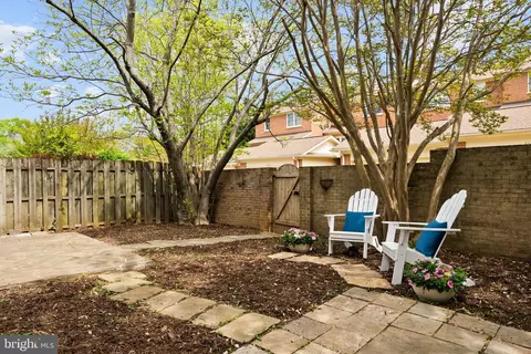Exterior - 7360 Montcalm Dr, Mclean, VA 22102 photo 4 of 7