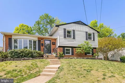 6122 Squire Ln, Alexandria, VA 22310