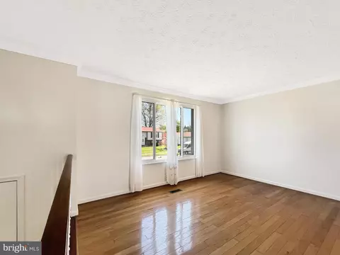 2918 Ashdown Forest Dr, Herndon, VA 20171 photo 5
