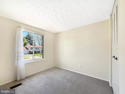 2918 Ashdown Forest Dr, Herndon, VA 20171 photo 16
