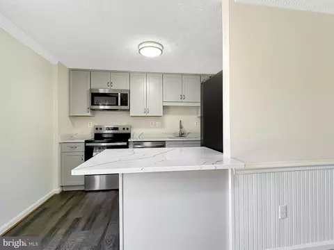 2918 Ashdown Forest Dr, Herndon, VA 20171 photo 11