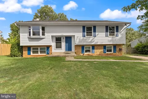 1328 April Way, Herndon, VA 20170