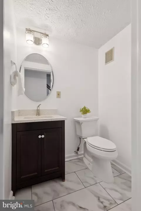 9528 Ironmaster Dr, Burke, VA 22015 photo 16