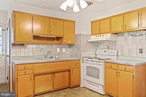6524 Greenleaf St, Springfield, VA 22150 photo 6