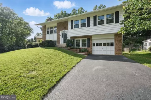 4735 Carterwood Dr, Fairfax, VA 22032