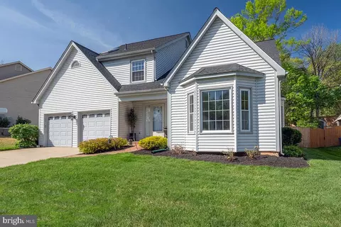 7112 Stanchion Ln, Burke, VA 22015