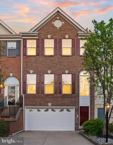 6683 Ordsall St, Alexandria, VA 22315
