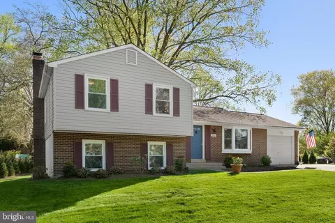 7807 Fieldcrest Ct, Falls Church, VA 22042