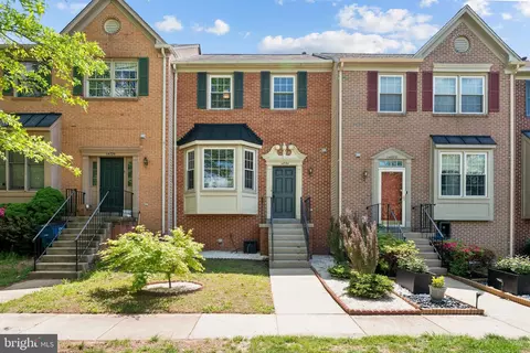 14724 Flower Hill Dr, Centreville, VA 20120