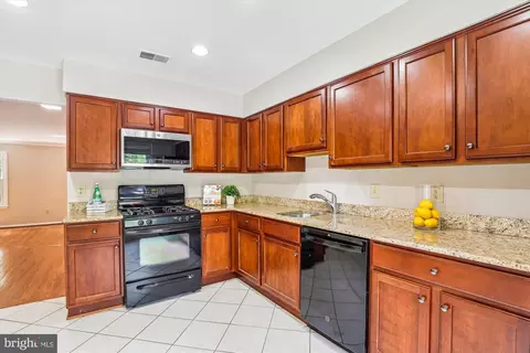 7708 Shootingstar Dr, Springfield, VA 22152 photo 17