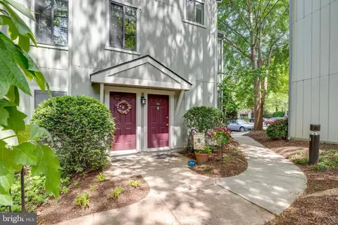 2293 Hunters Run Dr, Reston, VA 20191 photo 30