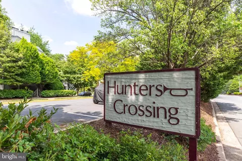2293 Hunters Run Dr, Reston, VA 20191 photo 34
