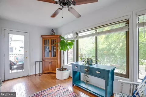 2293 Hunters Run Dr, Reston, VA 20191 photo 8