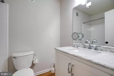 2293 Hunters Run Dr, Reston, VA 20191 photo 26