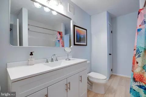 2293 Hunters Run Dr, Reston, VA 20191 photo 17