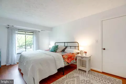 2293 Hunters Run Dr, Reston, VA 20191 photo 21