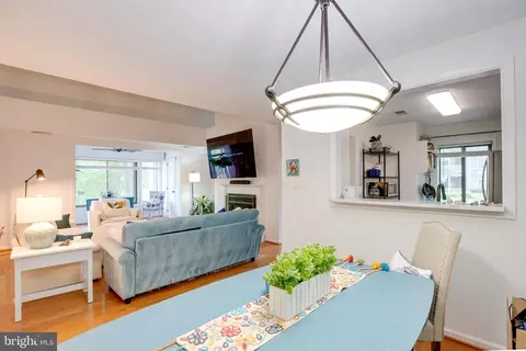 2293 Hunters Run Dr, Reston, VA 20191 photo 13
