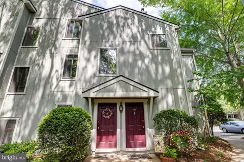 2293 Hunters Run Dr, Reston, VA 20191 photo 29