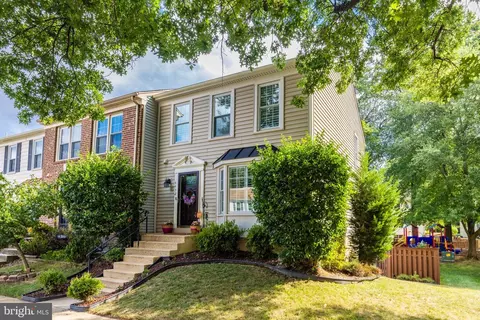 4452 Holly Ave, Fairfax, VA 22030