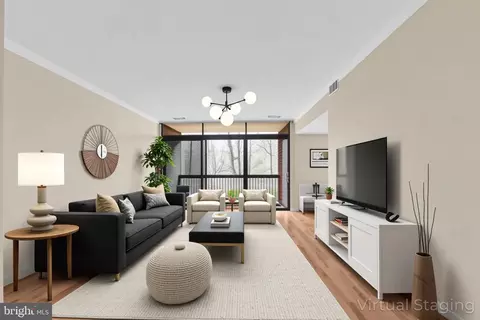 1665 Parkcrest Cir #5C/201, Reston, VA 20190