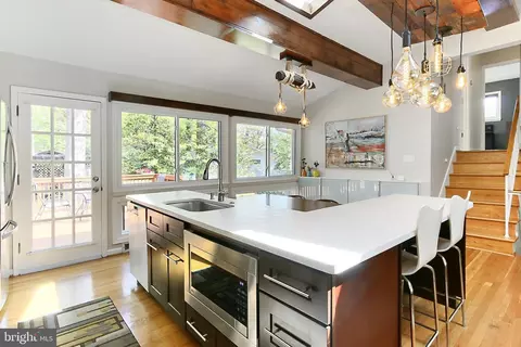 7708 Harwood Pl, Springfield, VA 22152 photo 10