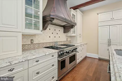 Kitchen - 12905 Compton Rd, Clifton, VA 20124 photo 7 of 10