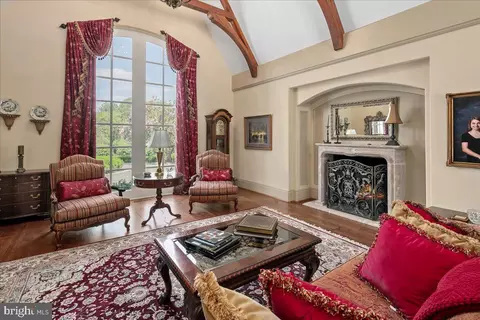 Living - 12905 Compton Rd, Clifton, VA 20124 photo 2 of 9