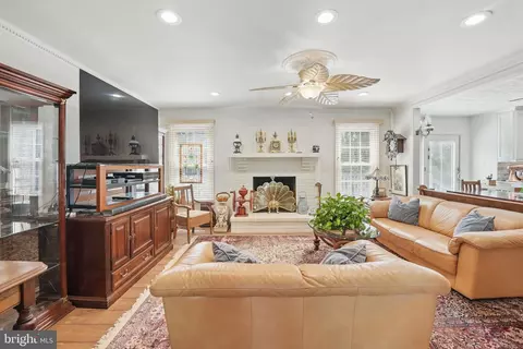 8717 Evangel Dr, Springfield, VA 22153 photo 17
