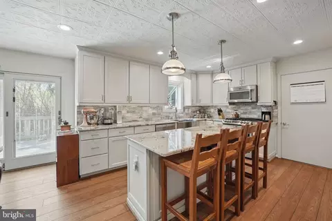 8717 Evangel Dr, Springfield, VA 22153 photo 7