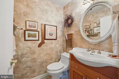 8717 Evangel Dr, Springfield, VA 22153 photo 24