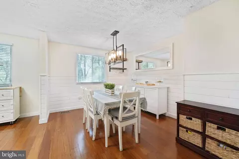 8201 Burning Forest Ct, Springfield, VA 22153 photo 8