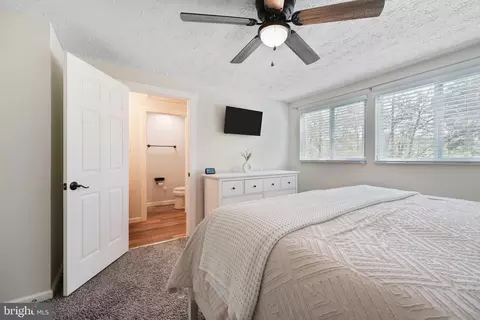8201 Burning Forest Ct, Springfield, VA 22153 photo 11