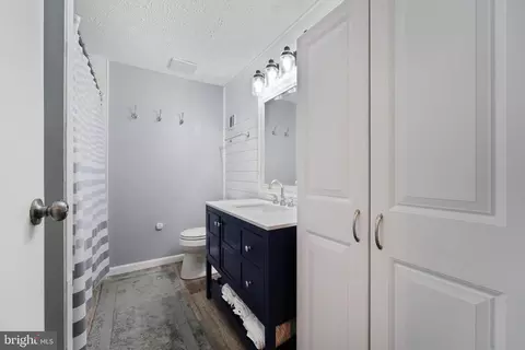 8201 Burning Forest Ct, Springfield, VA 22153 photo 17