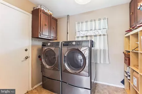 Other - 6910 Sprouse Ct, Springfield, VA 22153 photo 9 of 10