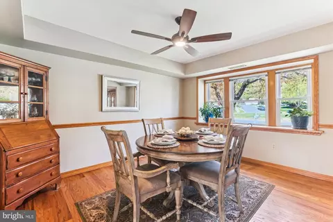 Dining - 6910 Sprouse Ct, Springfield, VA 22153 photo 3 of 3