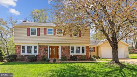 6910 Sprouse Ct, Springfield, VA 22153