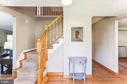 Entry Way - 6910 Sprouse Ct, Springfield, VA 22153 photo 1 of 5