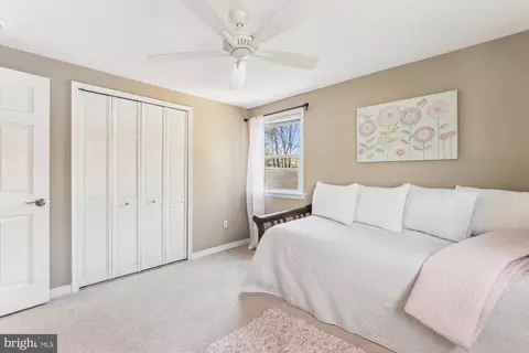 Bedroom - 6910 Sprouse Ct, Springfield, VA 22153 photo 4 of 9