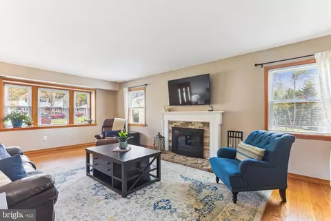 Other - 6910 Sprouse Ct, Springfield, VA 22153 photo 3 of 10