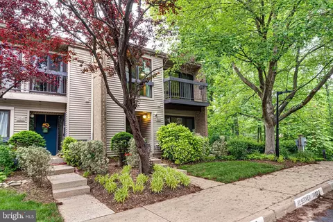 11608 Windbluff Ct #07/007B2, Reston, VA 20191