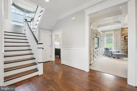 Entry Way - 6645 Byrns Pl, Mclean, VA 22101 photo 6 of 15